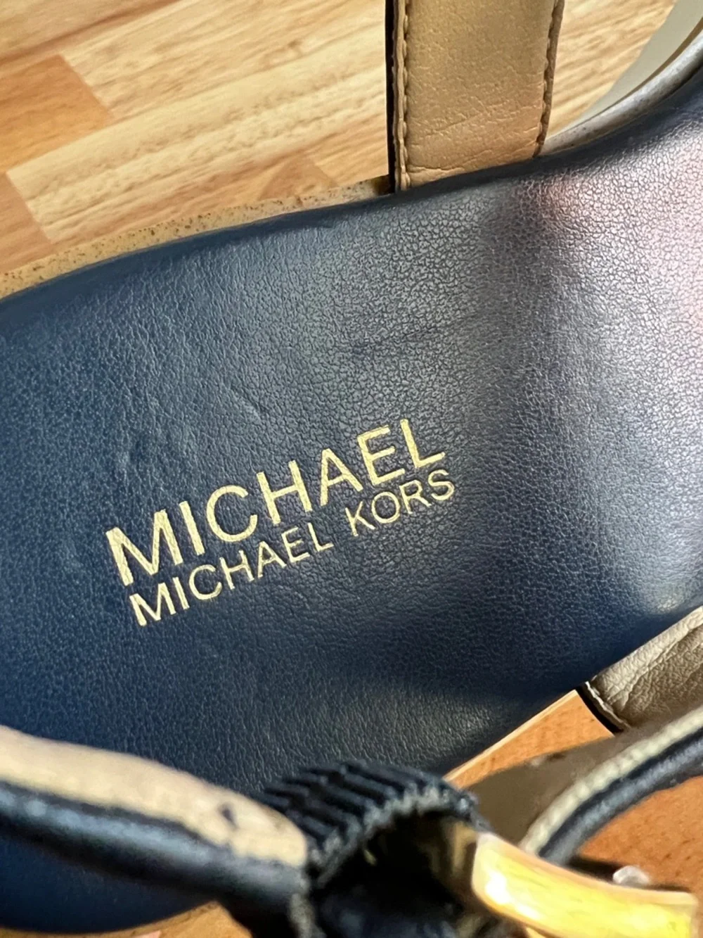 Michael Kors Womens Judy Thong Summer Sandals Navy Blue Leather Size 8.5 - Picture 2 of 10